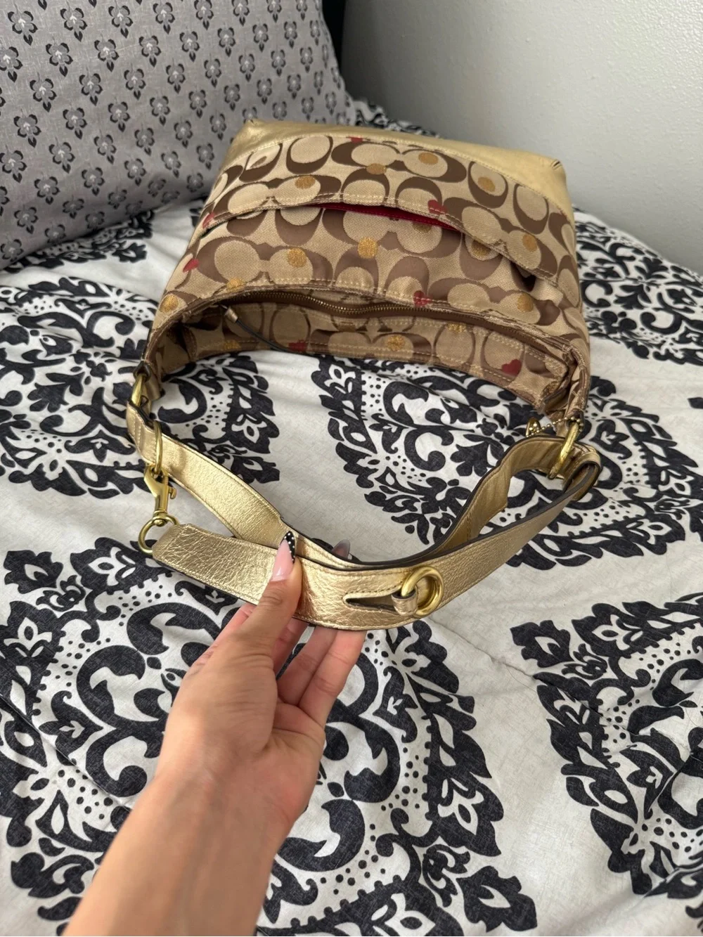 Rare Vintage Coach Heritage Signature Hearts Hobo Bag F18884 ❤️💛
